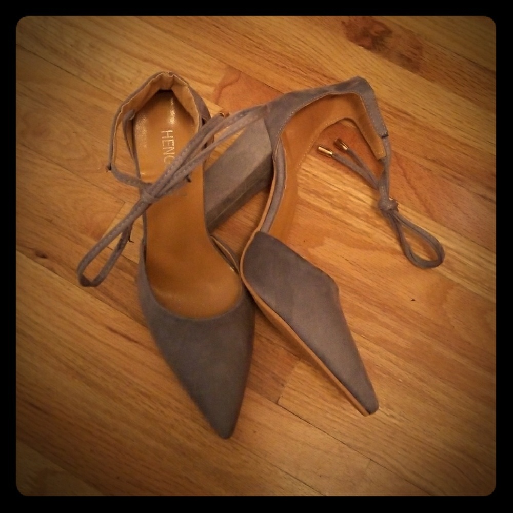 Heel shoes